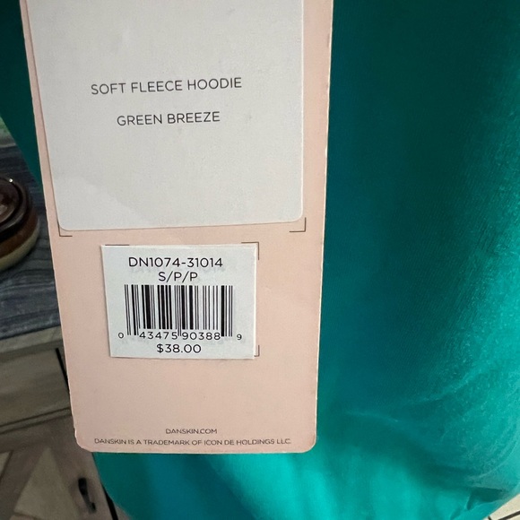 NWT Danskin green breeze soft hooded sweatshirt - Picture 2 of 4